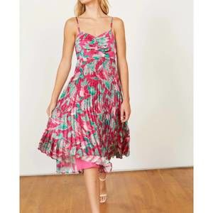 NEW CABALLERO donna dress in raspberry floral